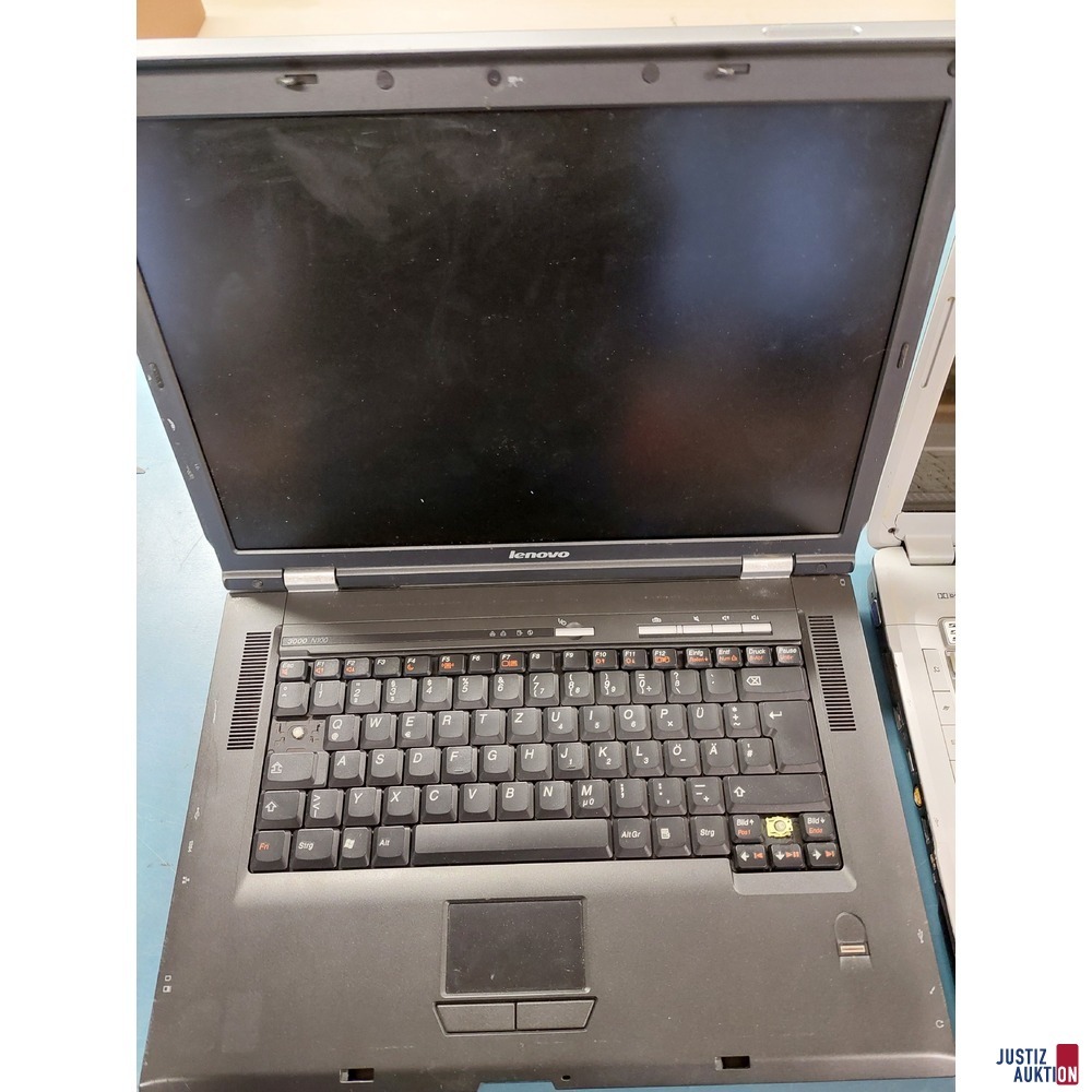 Laptop der Marke Lenovo Model&colon; 0768 u&period;a&period;