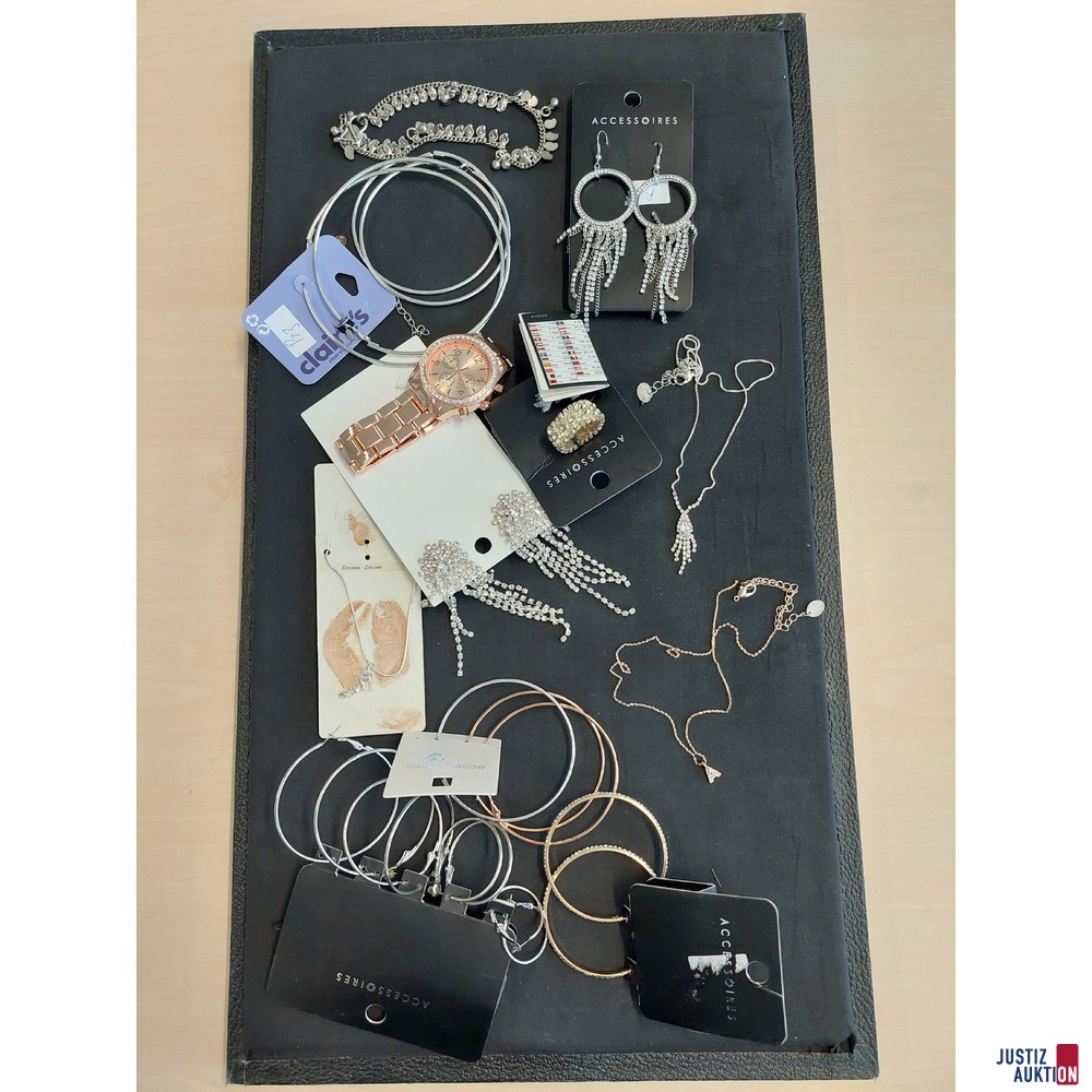 Diverser Modeschmuck und eine defekte Mode-Uhr