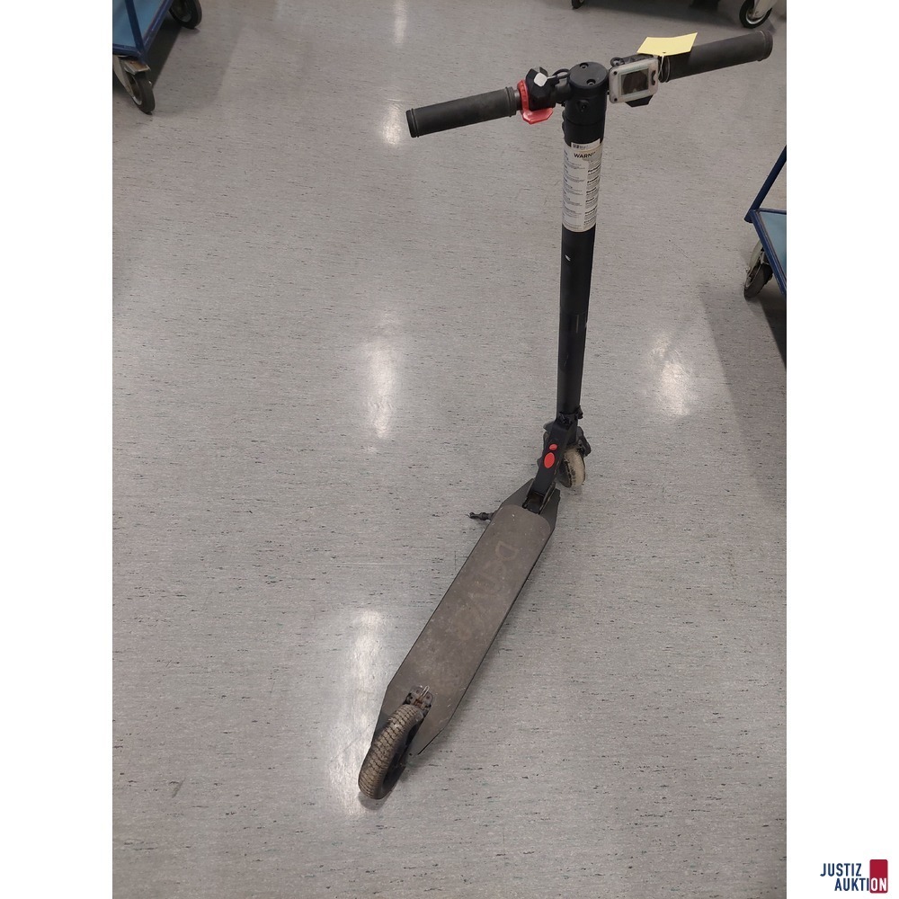 E-Scooter der Marke Denver PO&colon; 12115 -&nbsp;Modellnummer nicht leserlich