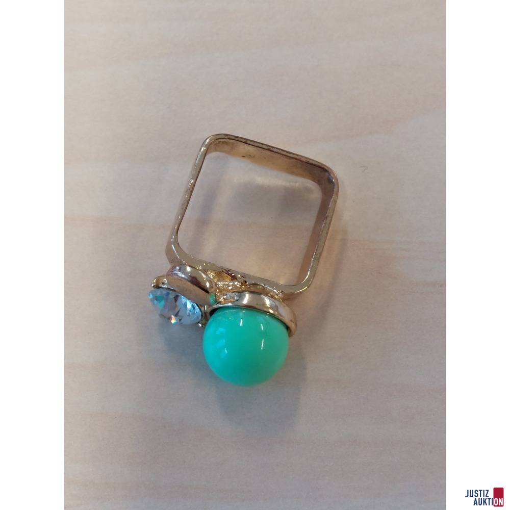 kreativer Damenring  quadratische Grundform mit Strassstein Messing Gelbgold vergoldet