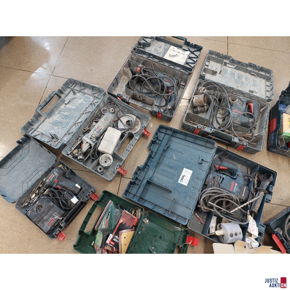Konvolut bestehend aus diversen Bosch Werkzeugen