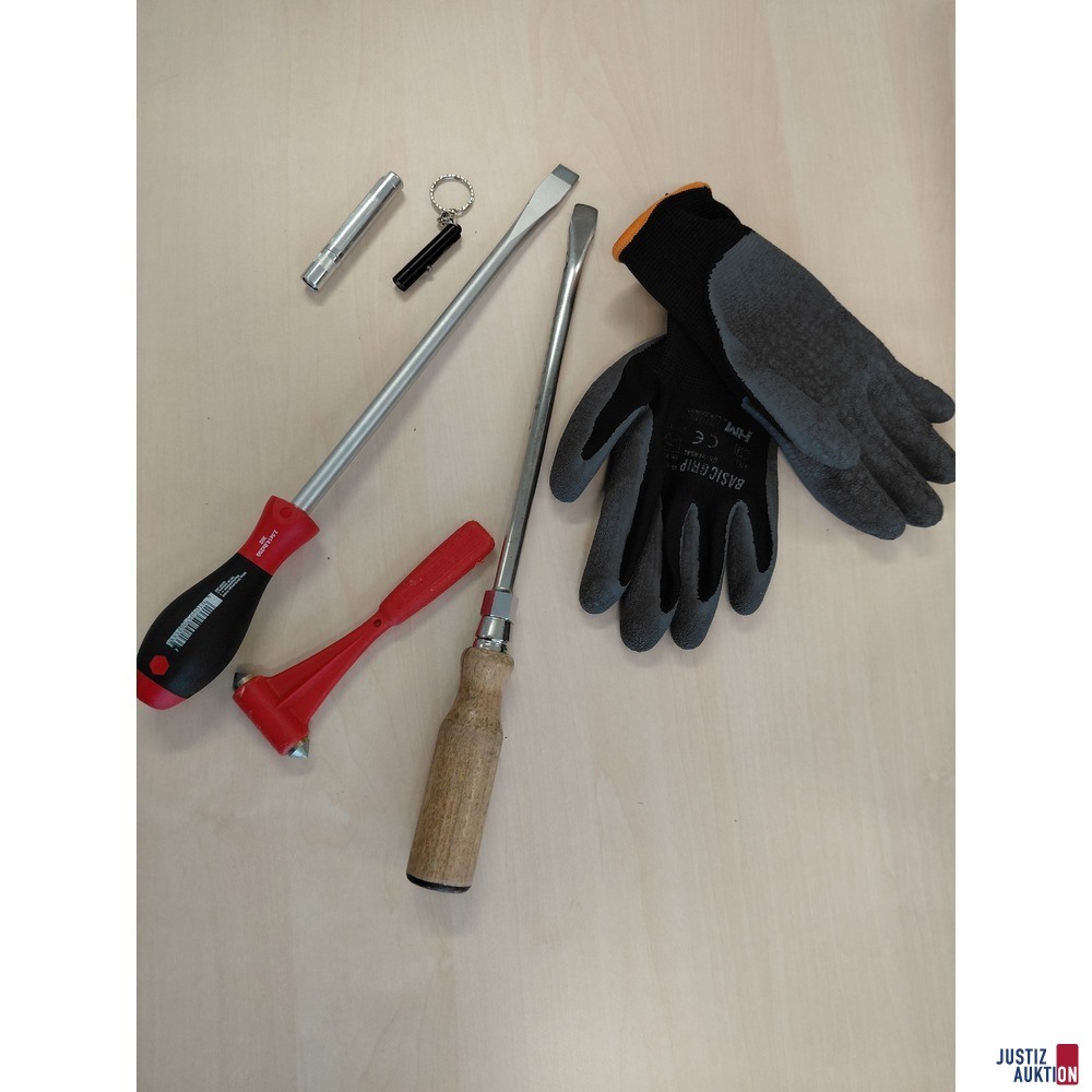 Diverses Werkzeug&comma; Handschuhe&comma; 2 kleine Taschenlampen