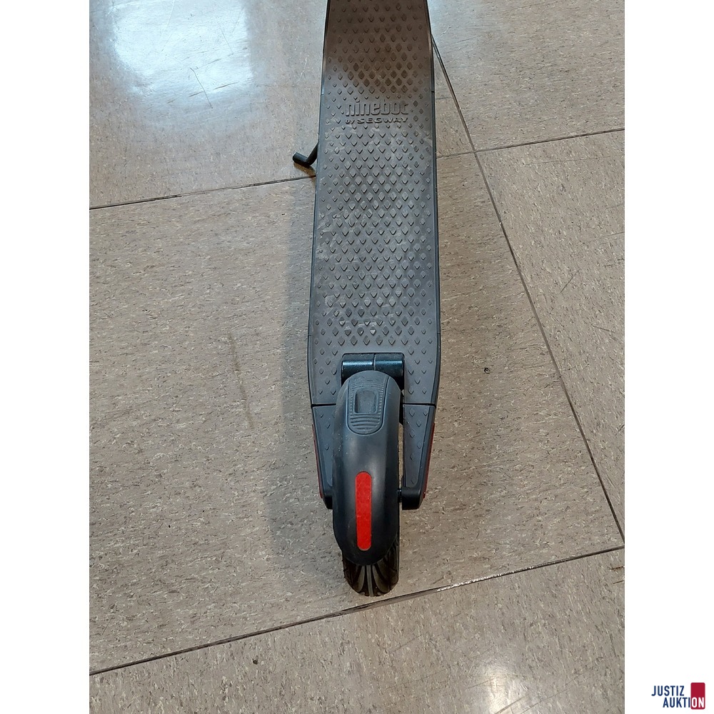 KickScooter der Marke ninebot Segway - Model: ES2