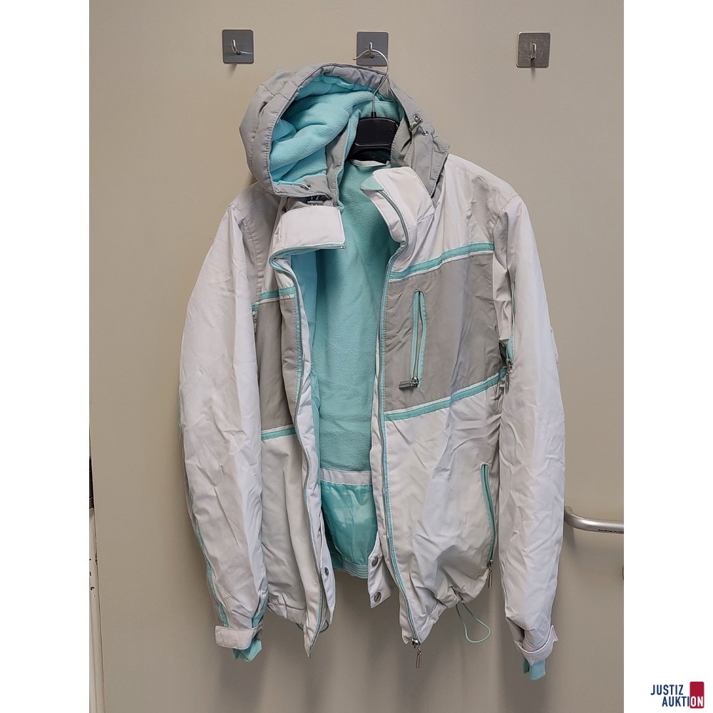 Winterjacke der Marke Janina Größe 40 getragen