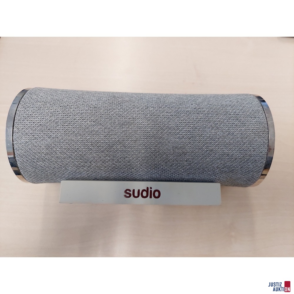 Bluetooth Lautsprecher der Marke Studio mit Originalbox