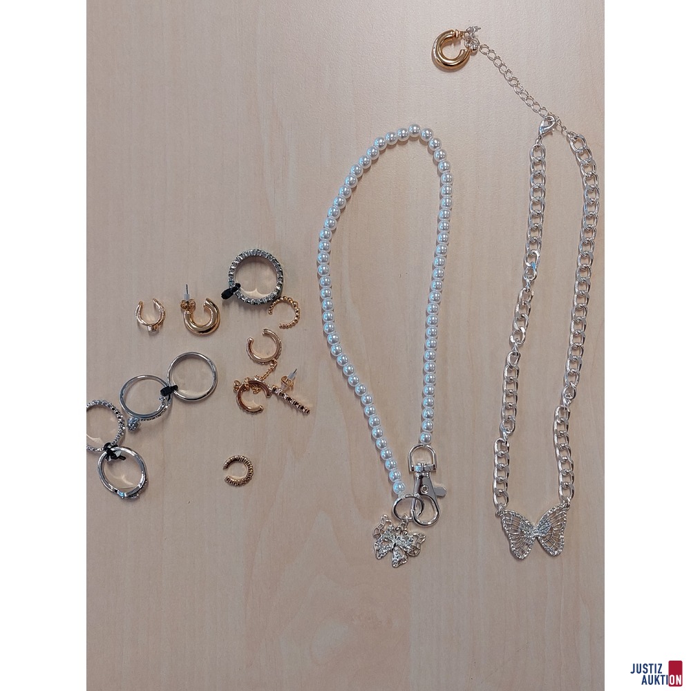 Konvolut bestehend aus diversen Modeschmuck