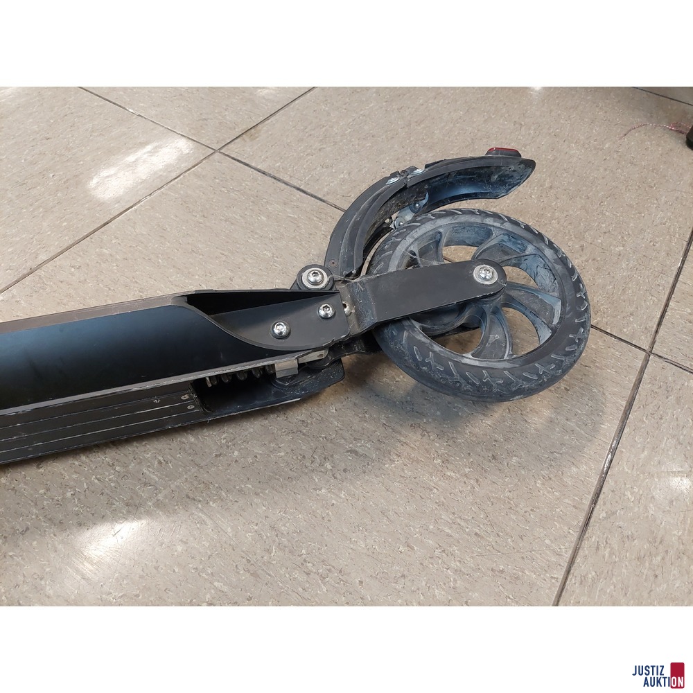 E-Scooter der Marke Evercross