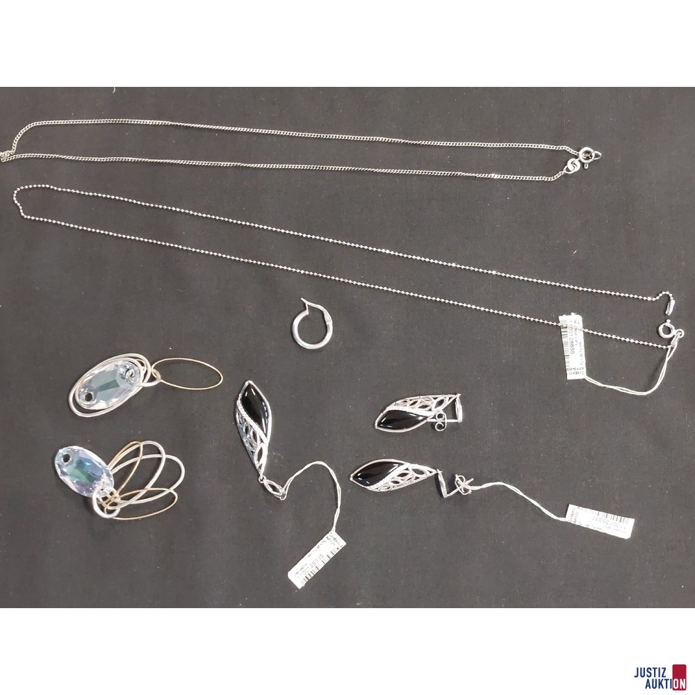 Schmuckset mit schwarzen Schmuckstein