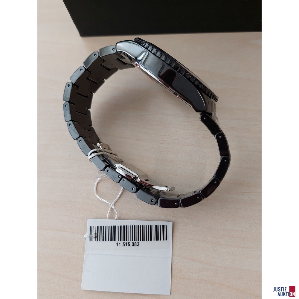 Herrenarmbanduhr der Marke Boss - Model: Ozean Edition