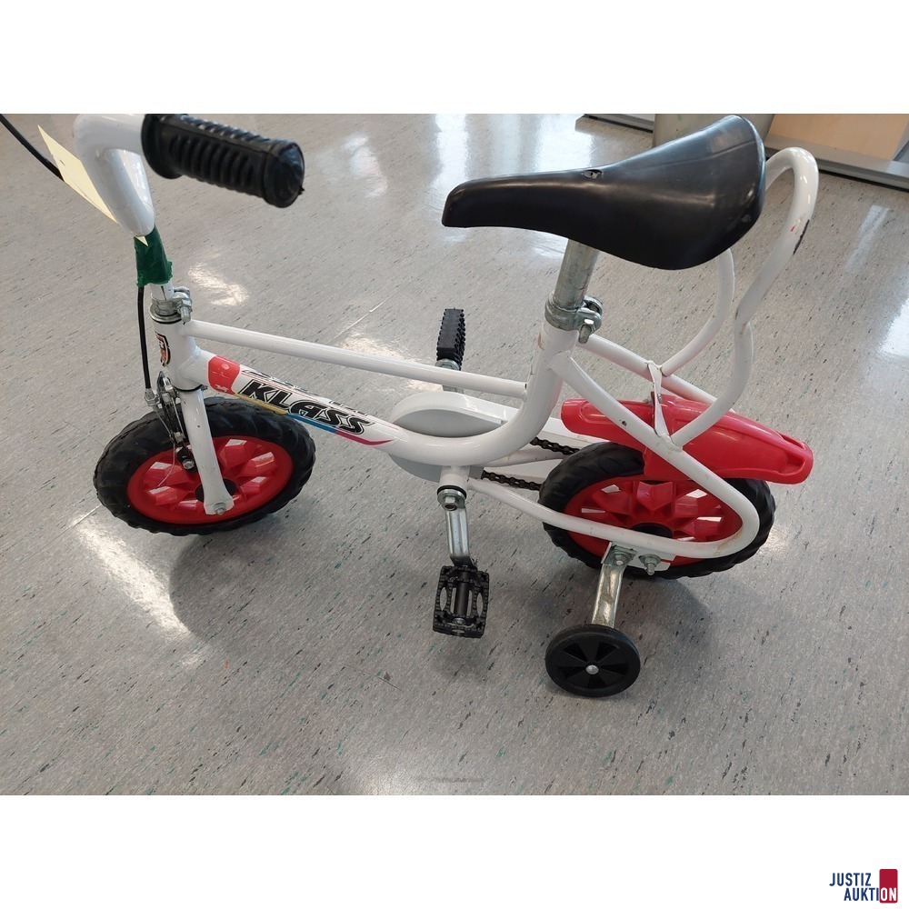 Kinderfahrrad mit Stützen der Marke Class