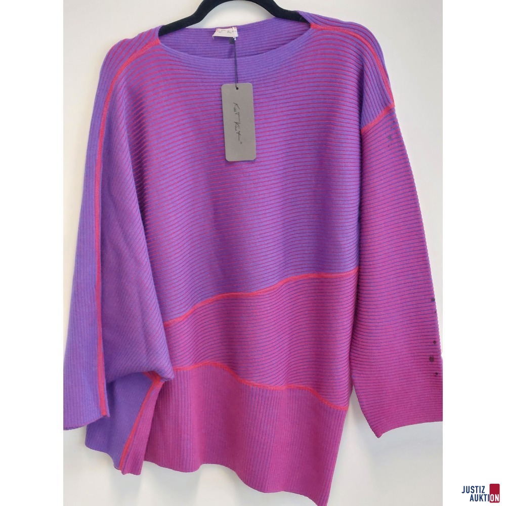 Pullover der Marke Knit Knit Como Viola Fuxia Größe M linker Ärmel mit Klebespuren NEU