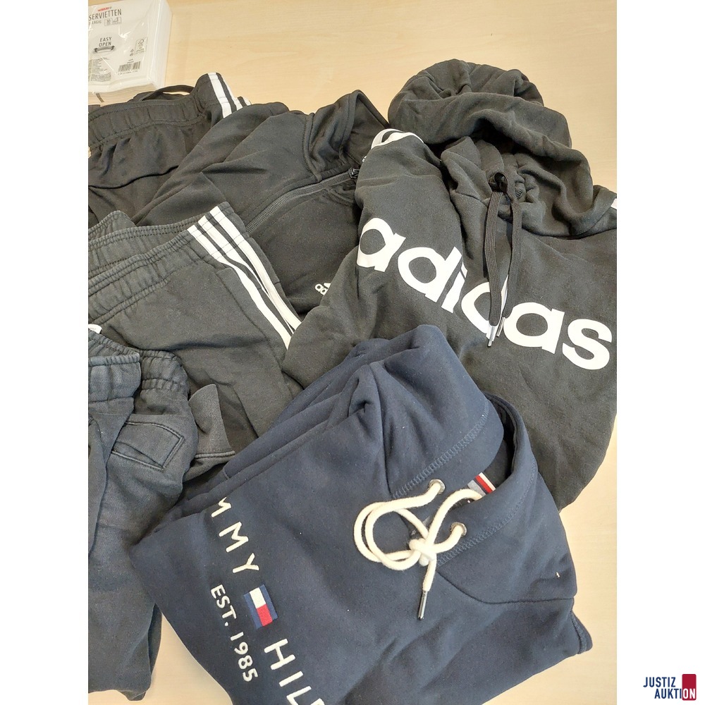 Geldbörse der Marke Tommy Hilfiger u.a.