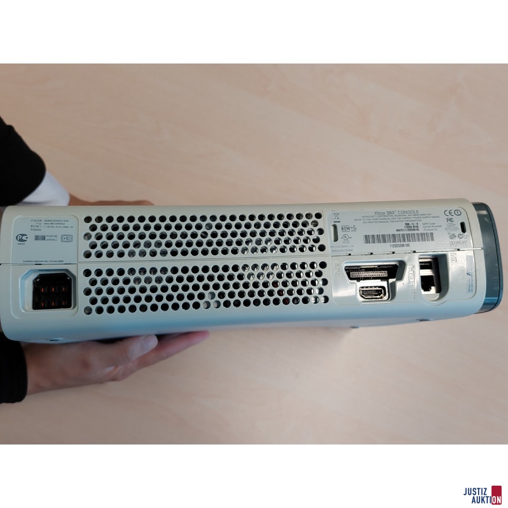 Spielkonsole der Marke Xbox 360 gebraucht/Gebrauchsspuren vorhanden