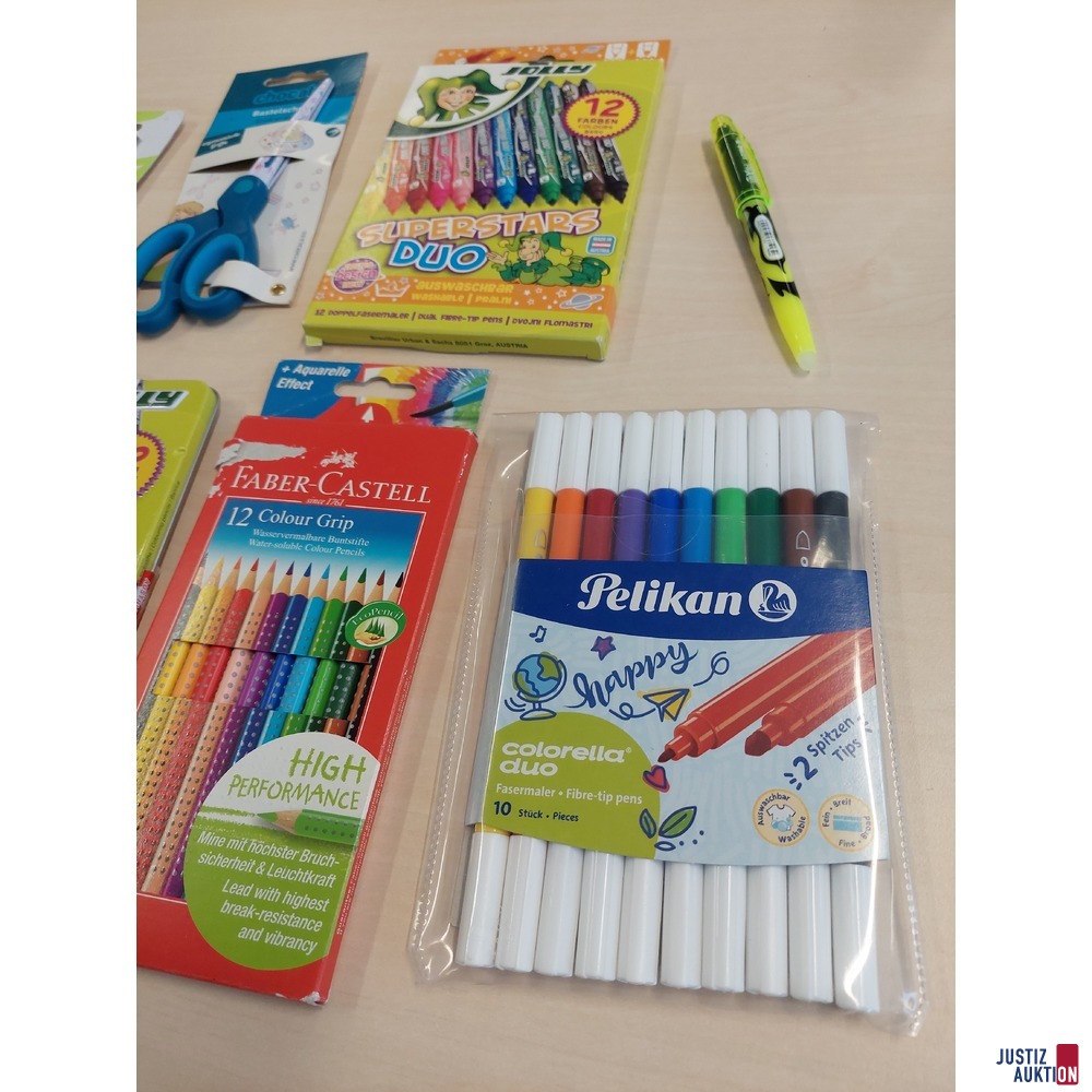 Papierschere und Bastelschere u.a.