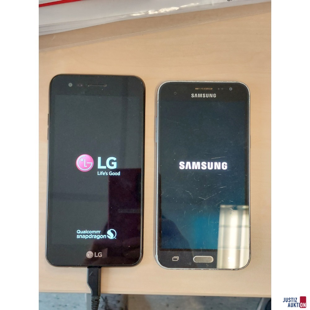 Handy der Marke Samsung Galaxy J3 (2016)