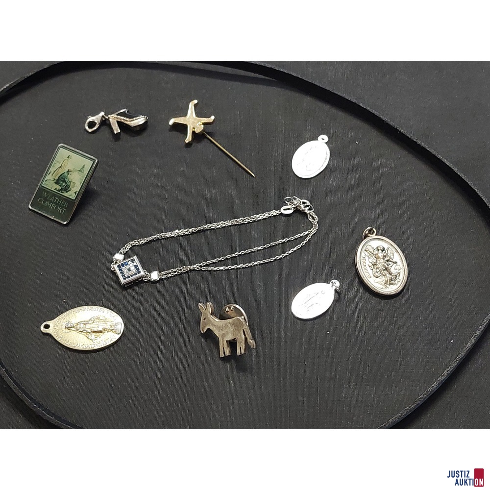 Konvolut aus unedlen Schmuck
