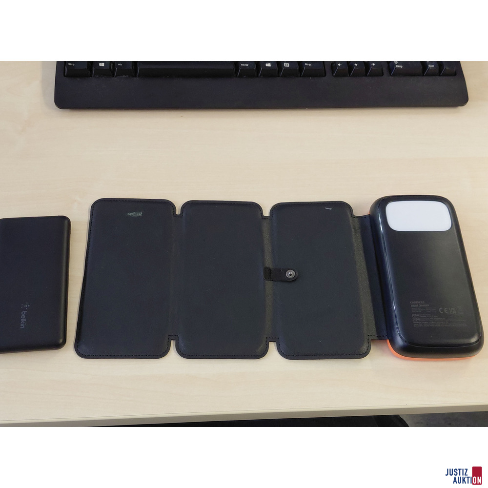 1 Belkin Boost Charge Power Bank 10K u&period;a&period;