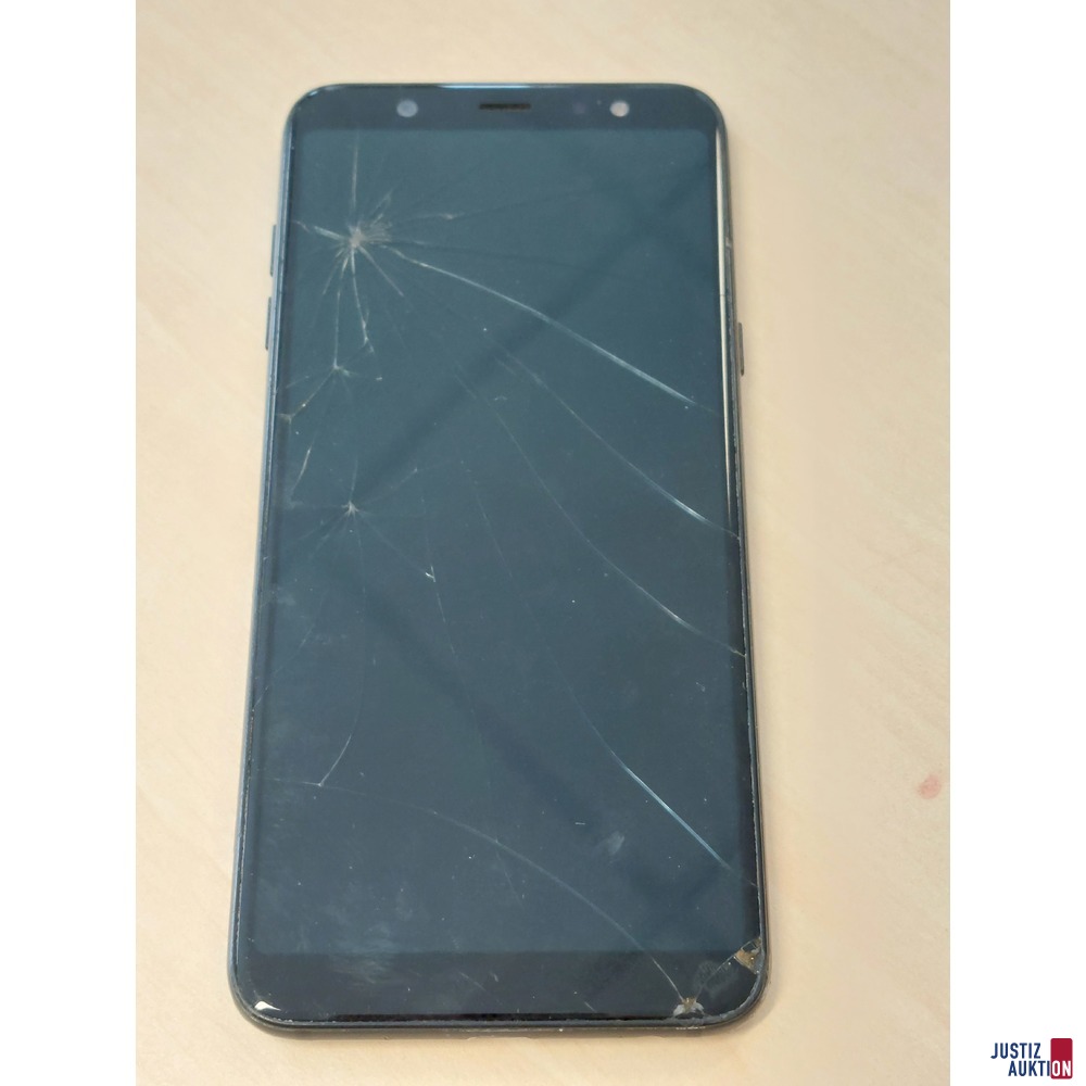 Handy der Marke Samsung Galaxy A6+