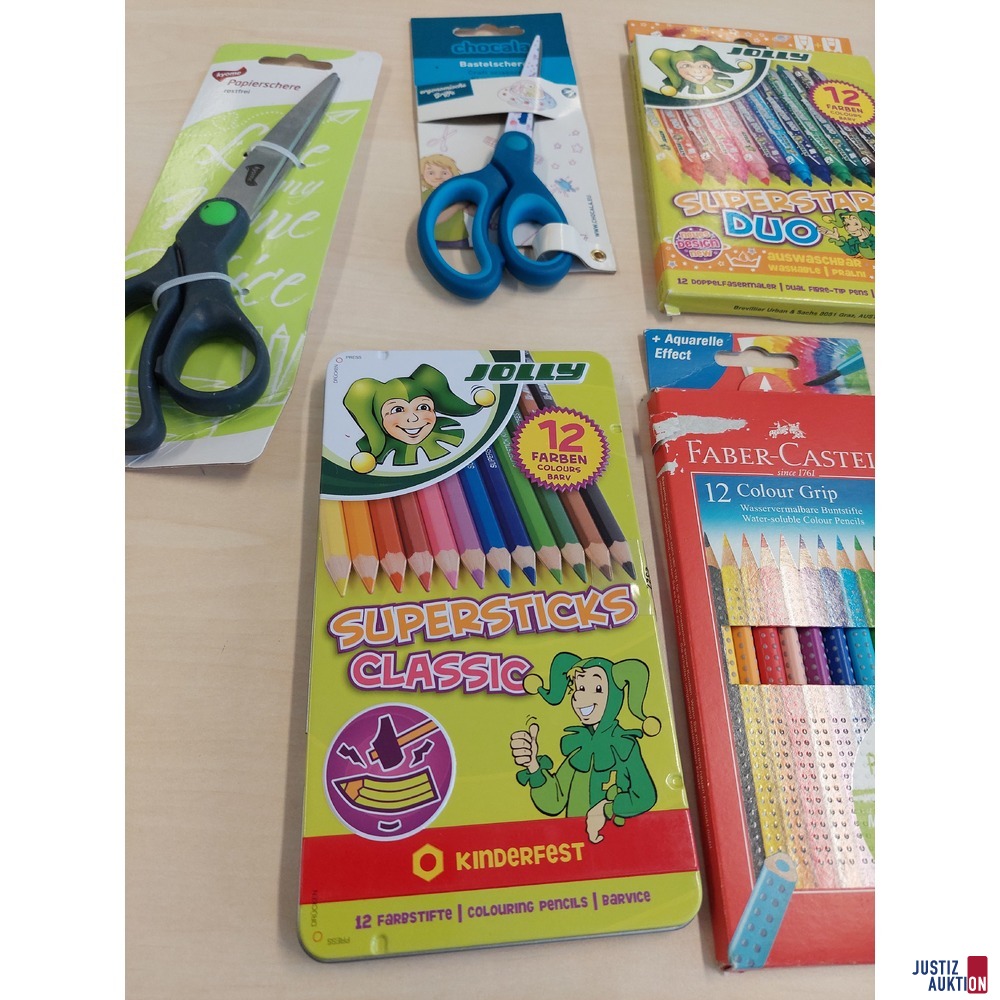 Papierschere und Bastelschere u.a.