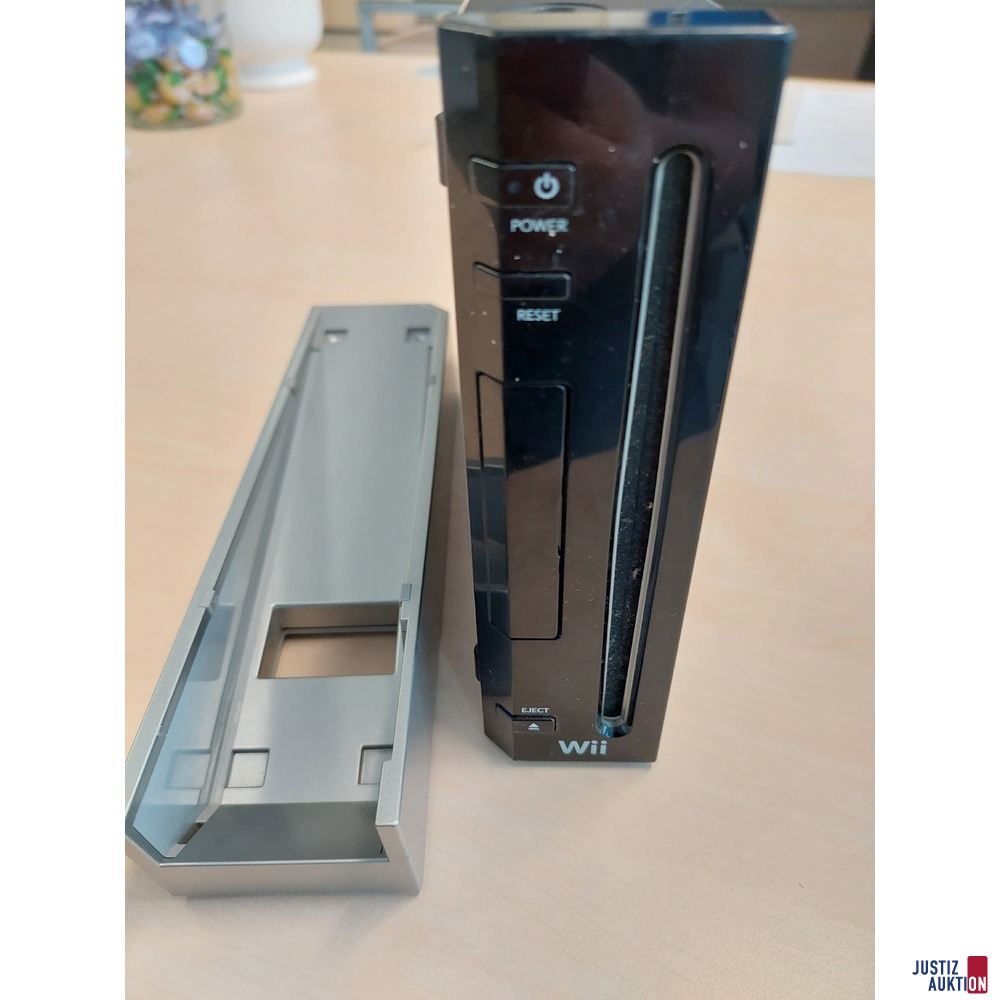 Nintendo Wii - Modellnummer RVL-001 gebraucht/Gebrauchsspuren vorhanden