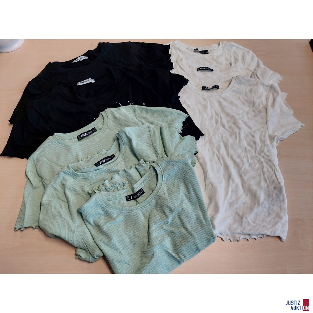 8 T-Shirts der Marke FB Sister