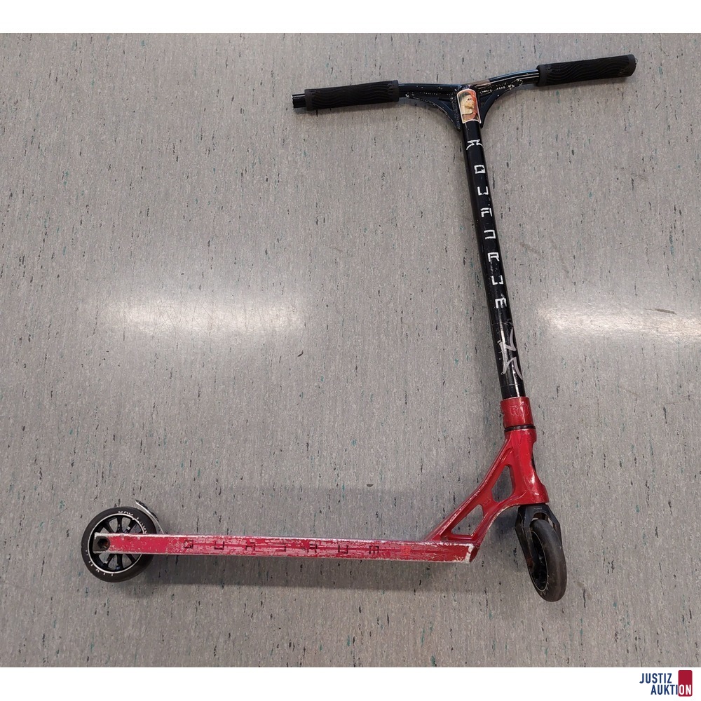 Stunt Scooter der Marke Bad Frog