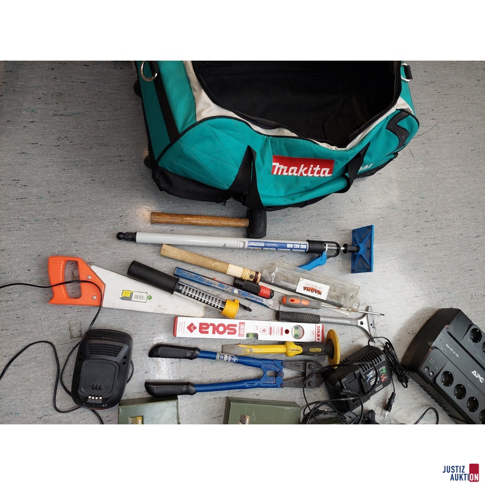 Rollwerkzeugtasche der Marke Makita u.a.