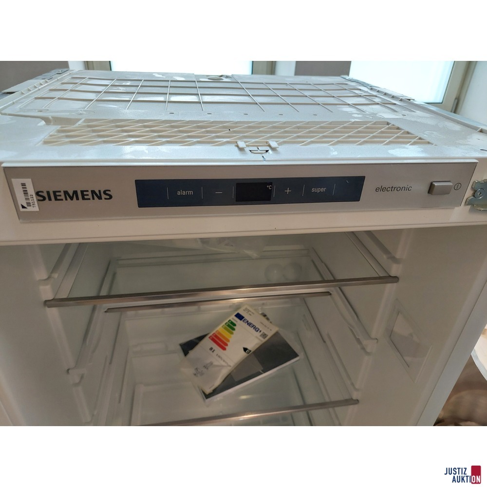 Einbaukühlschrank der Marke Siemens KI41RADD0 (01)