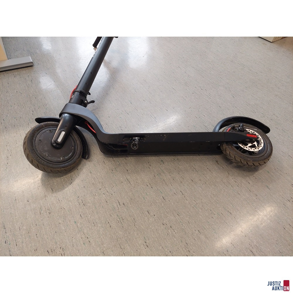 E Scooter der Marke NEON