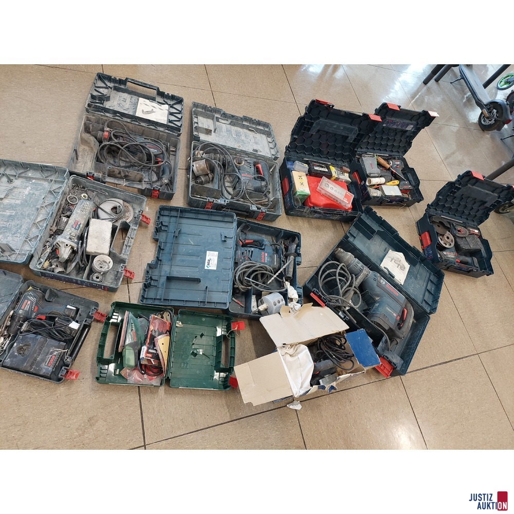 Konvolut bestehend aus diversen Bosch Werkzeugen