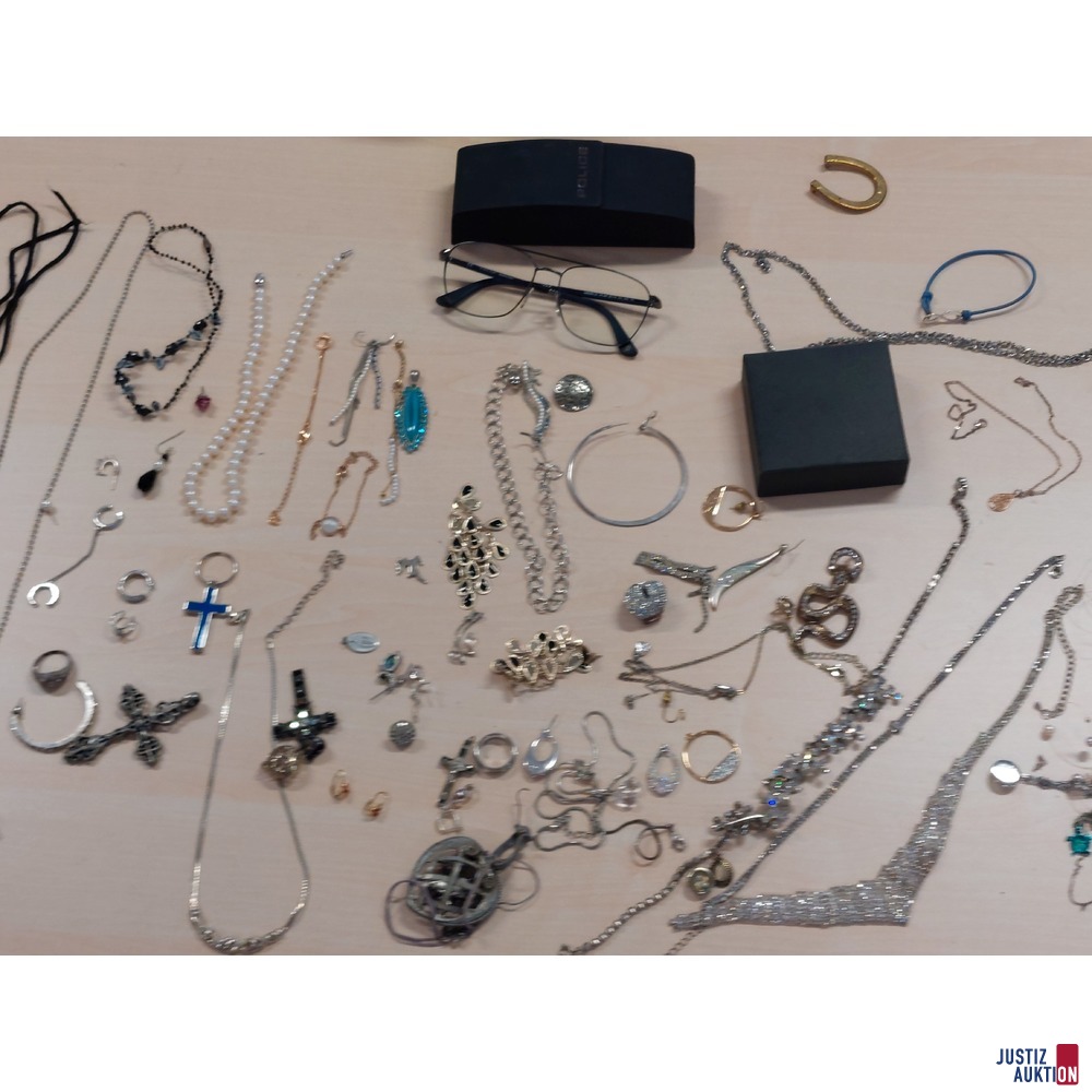 Konvolut an diversen Modeschmuck