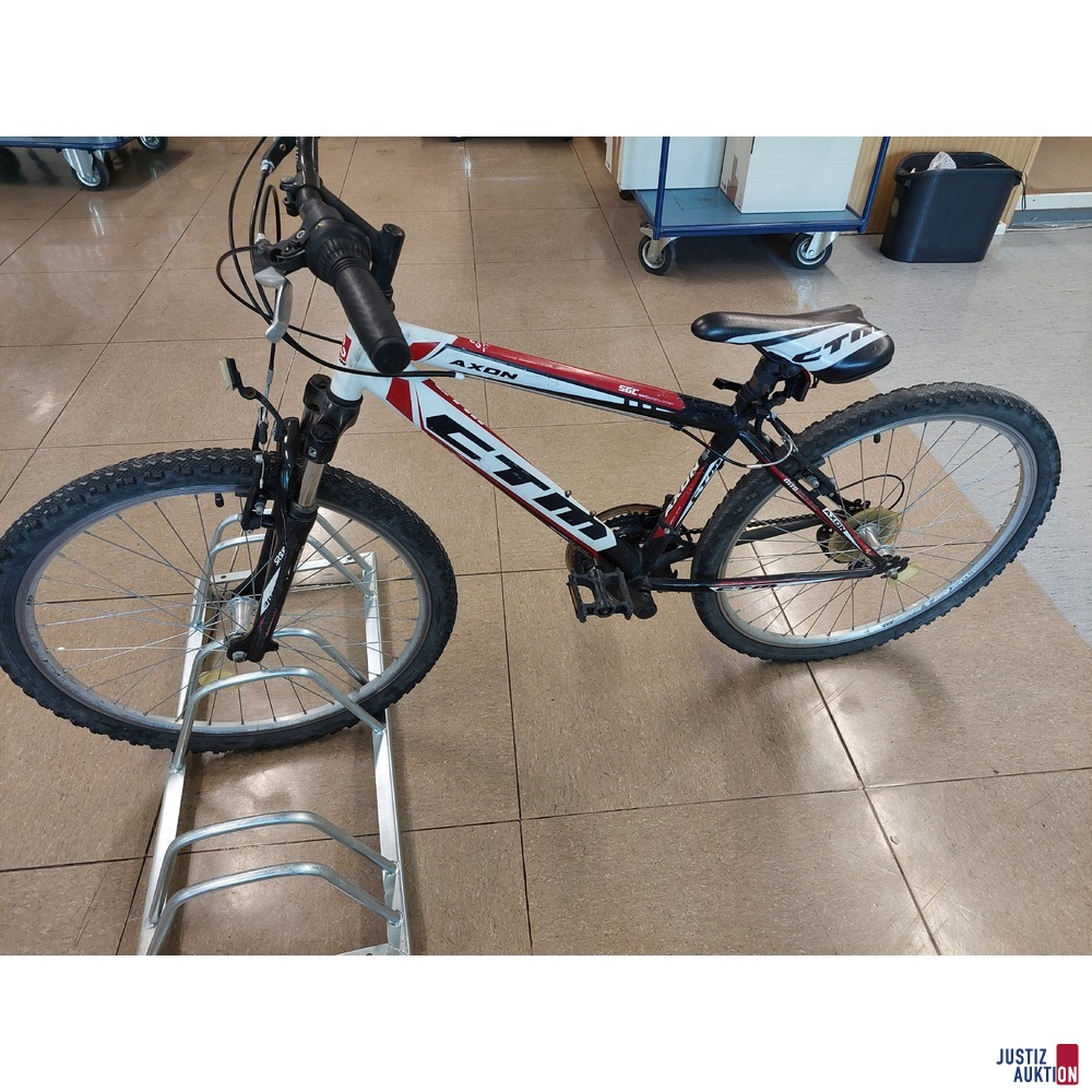 Mountainbike der Marke CTM Axon SGC