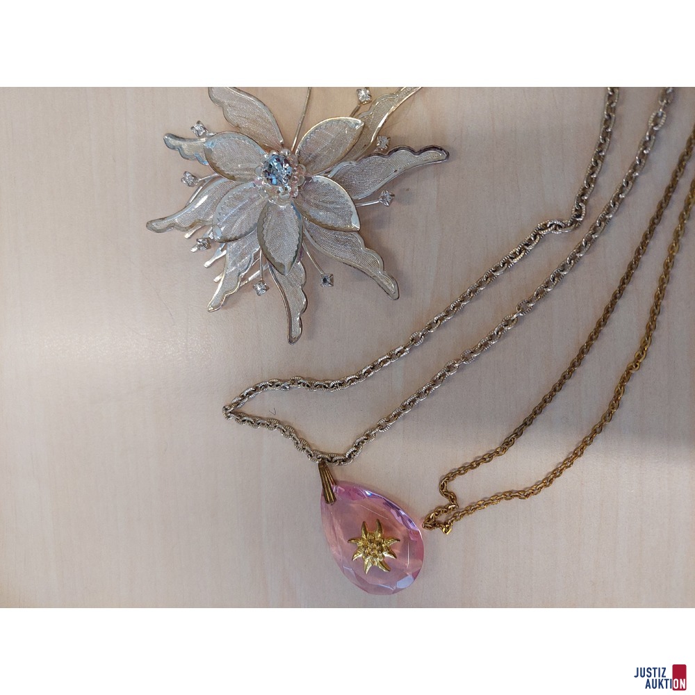 Konvolut an Modeschmuck