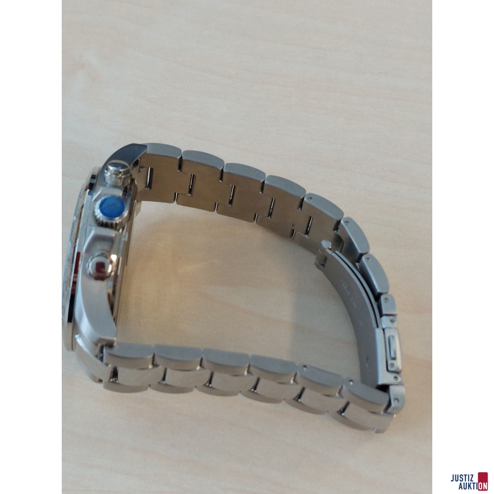 Herrenarmbanduhr der Marke Boss - Model: Hero Sport