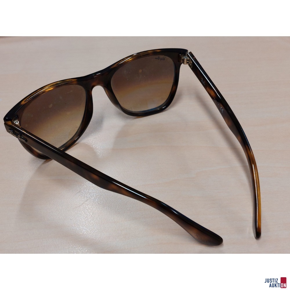 Sonnenbrille der Marke Ray Ban - RB 4184