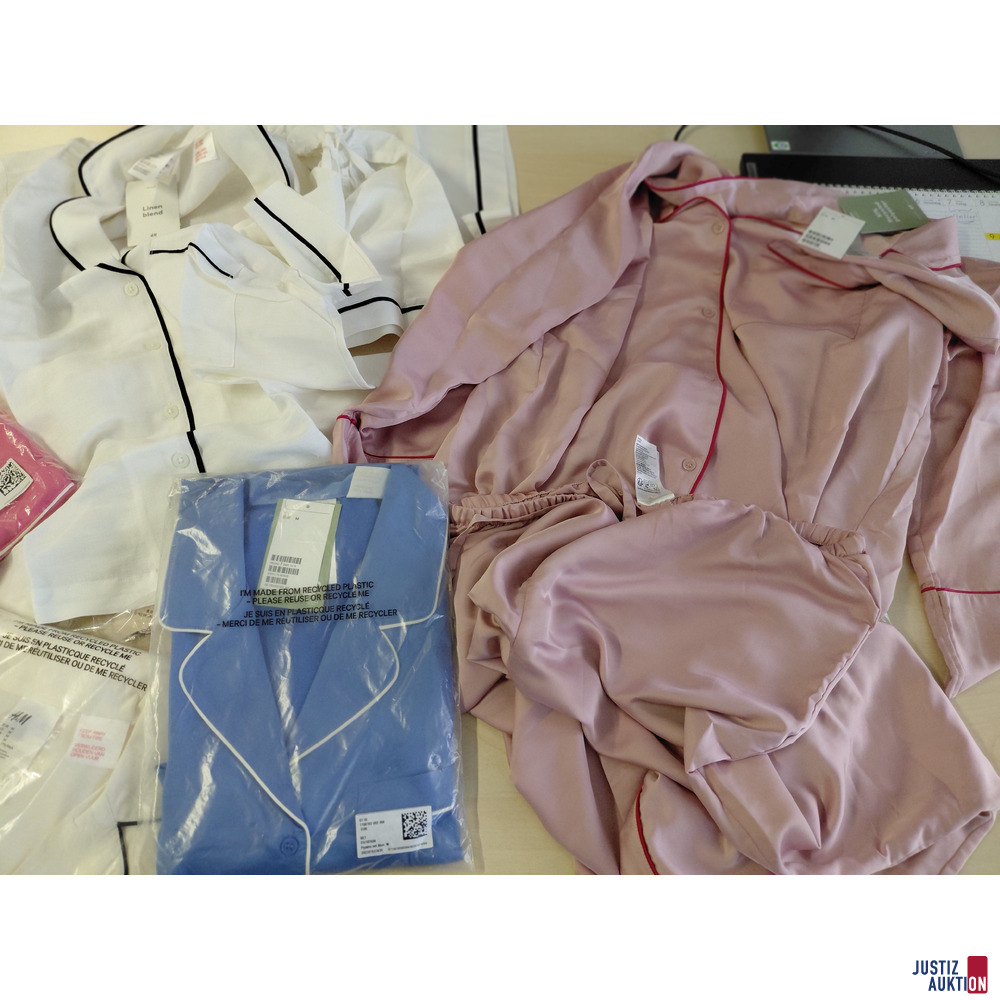 Konvolut an Pyjama von H&amp&semi;M