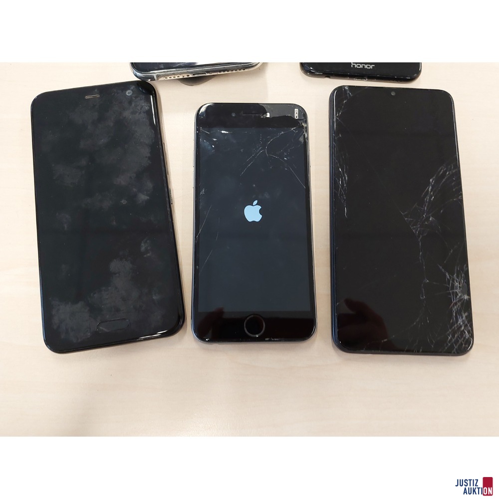 Handy der Marke HTC U11 Life u&period;a&period;