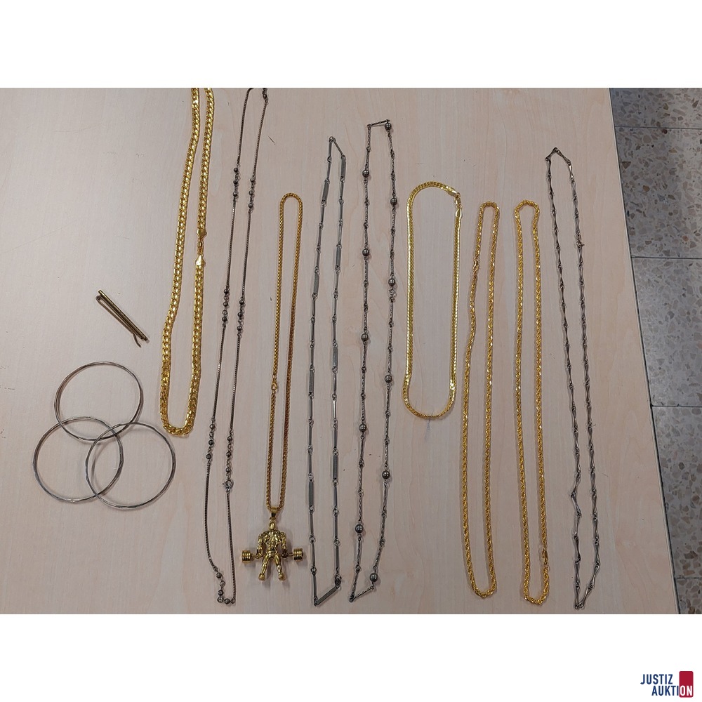 Konvolut bestehend aus diversen Modeschmuck
