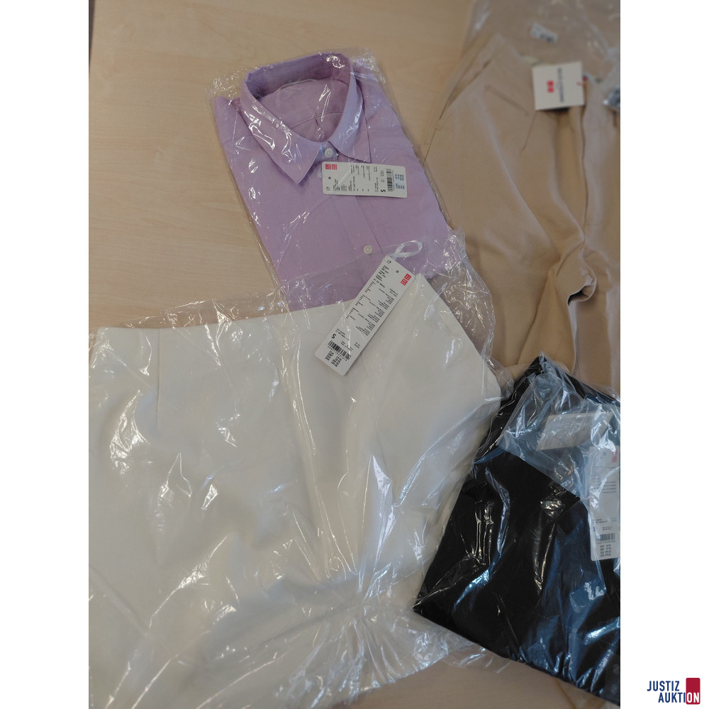 Konvolut an Bekleidung von UNIQLO