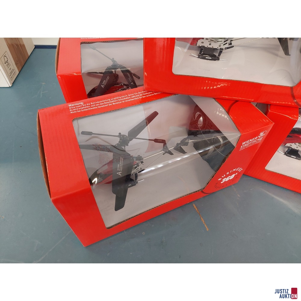 5 Helikopter in Werbeverpackung von Wiener St&auml;dtische
