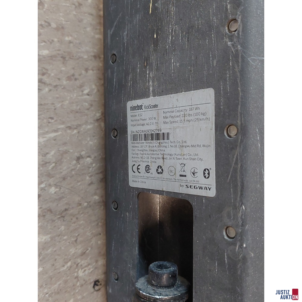KickScooter der Marke ninebot Segway - Model: ES2
