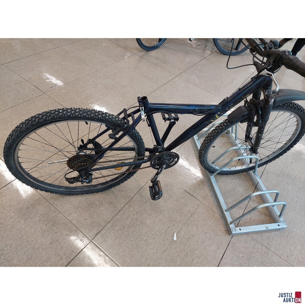 Fahrrad der Marke Crazy Chicken überlackiert