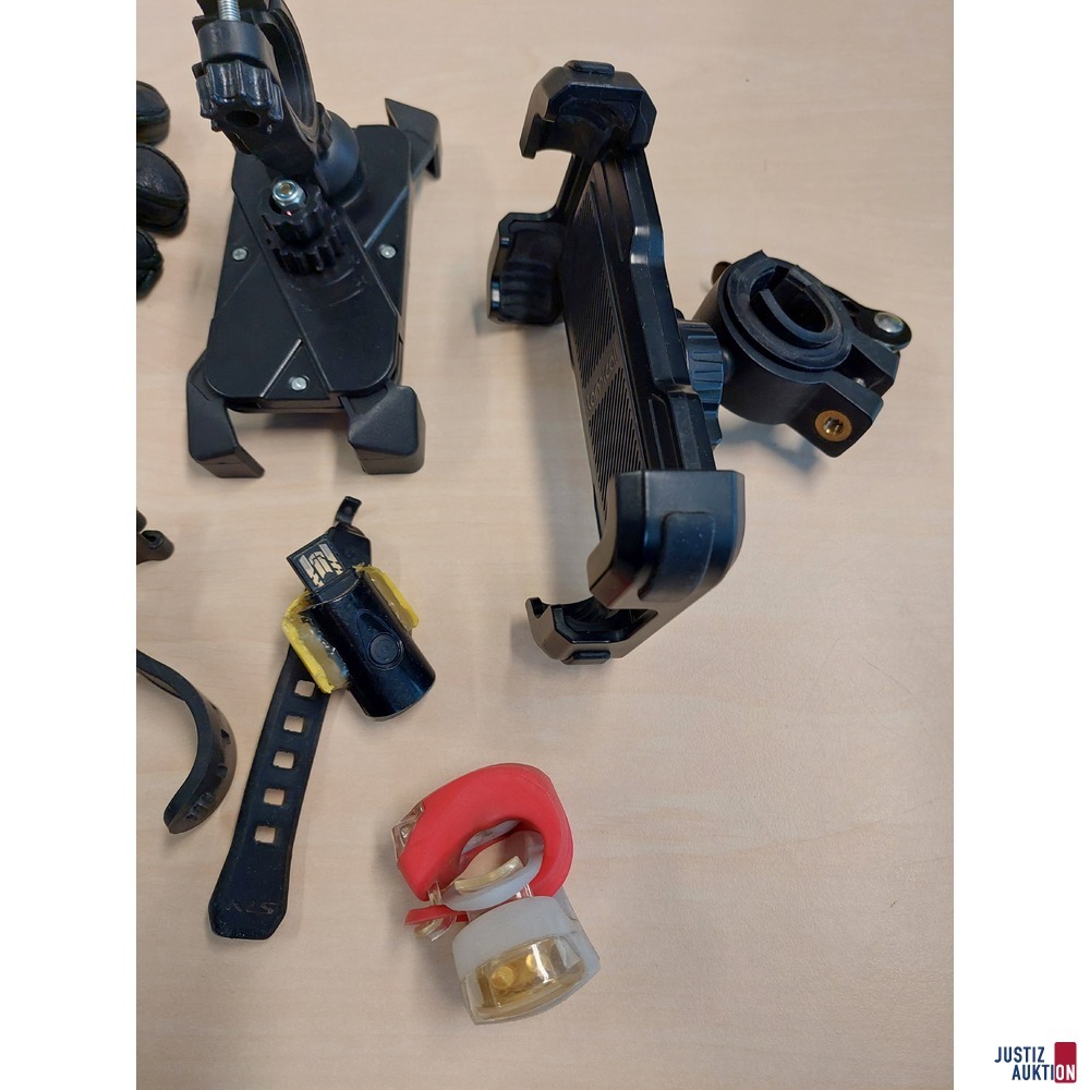 2 Handyhalterungen u&period;a&period;