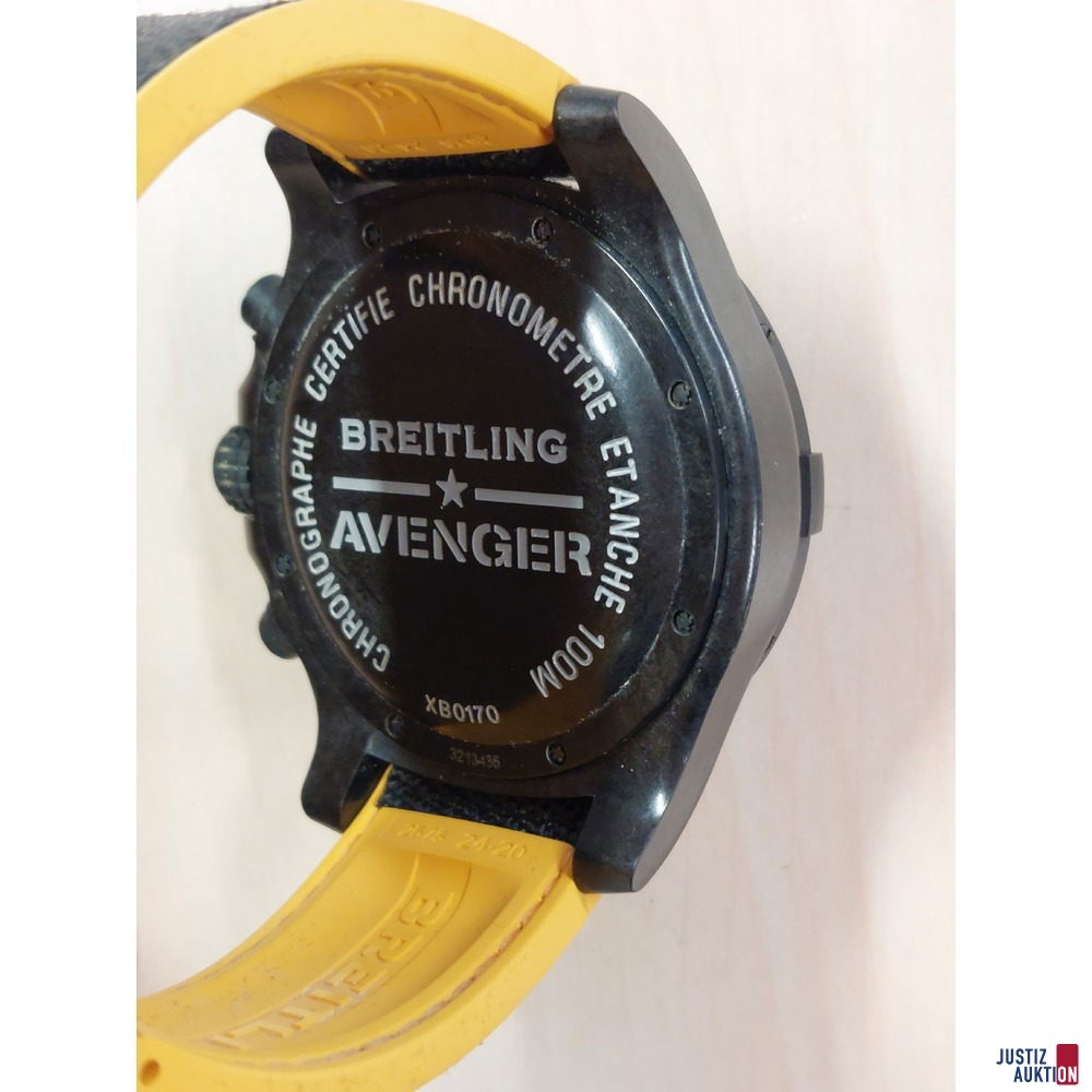 Herrenarmbanduhr der Marke Breitling - Model&colon; Avenger