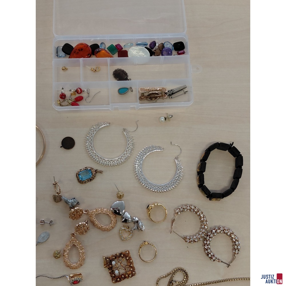 Konvolut an Modeschmuck