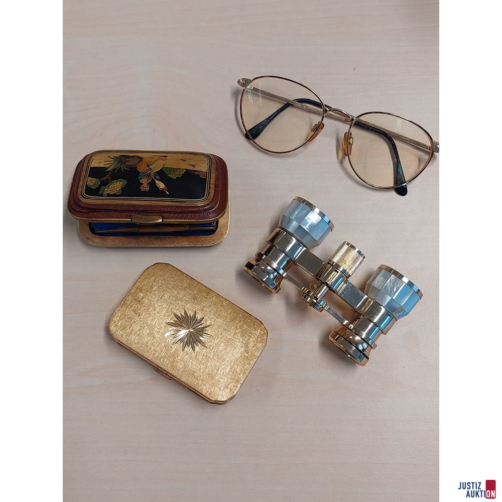 1 optische Brille der Marke Giorgio Armani 1 Operngucker der Marke Weso 2 Schatullen