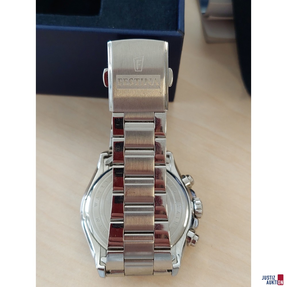 Herrenarmbanduhr der Marke Festina