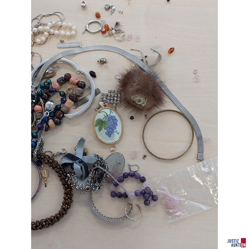Konvolut an diversen Modeschmuck