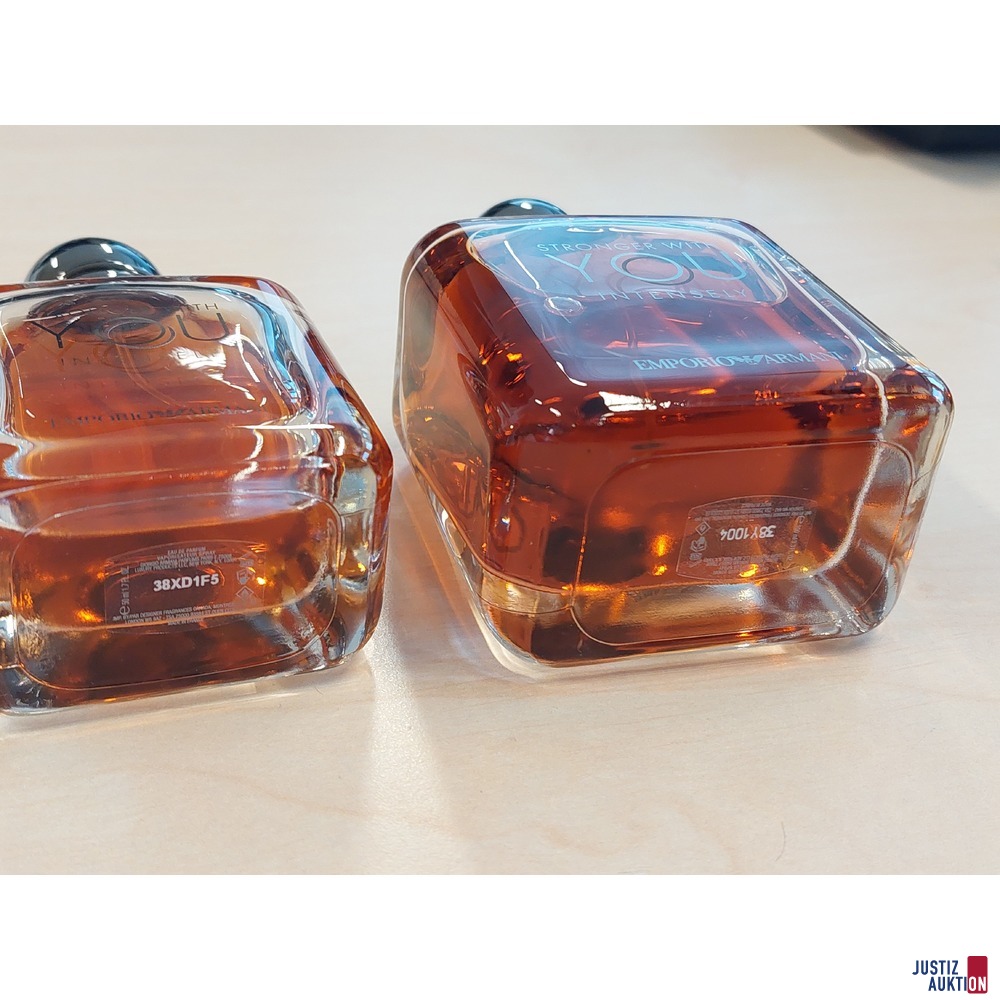 2 Eau der Parfum der Marke Emporio Armani Stronger