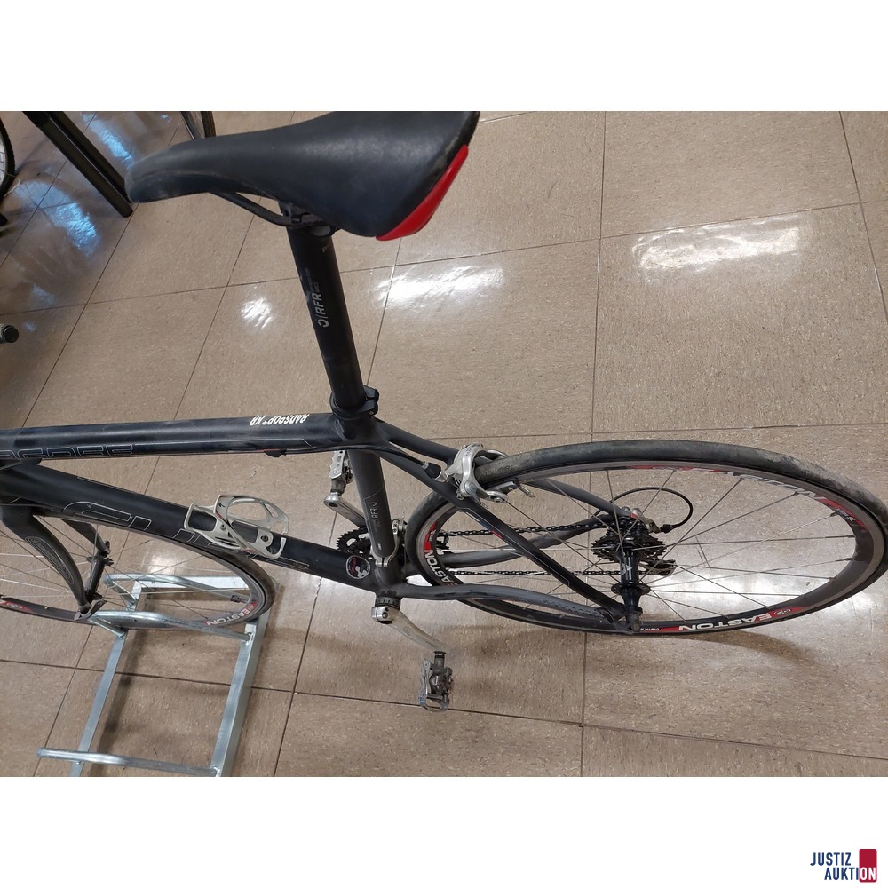 Rennrad der Marke CUBE AGREE Alu 7005